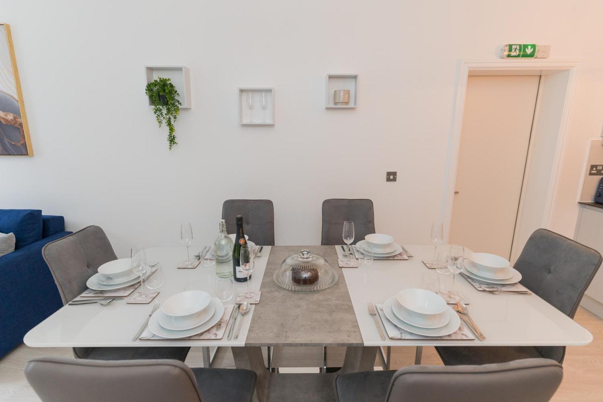Luxurious 2 Bed Birmingham House Free Parking - Sleeps 6 Apartment ภายนอก รูปภาพ