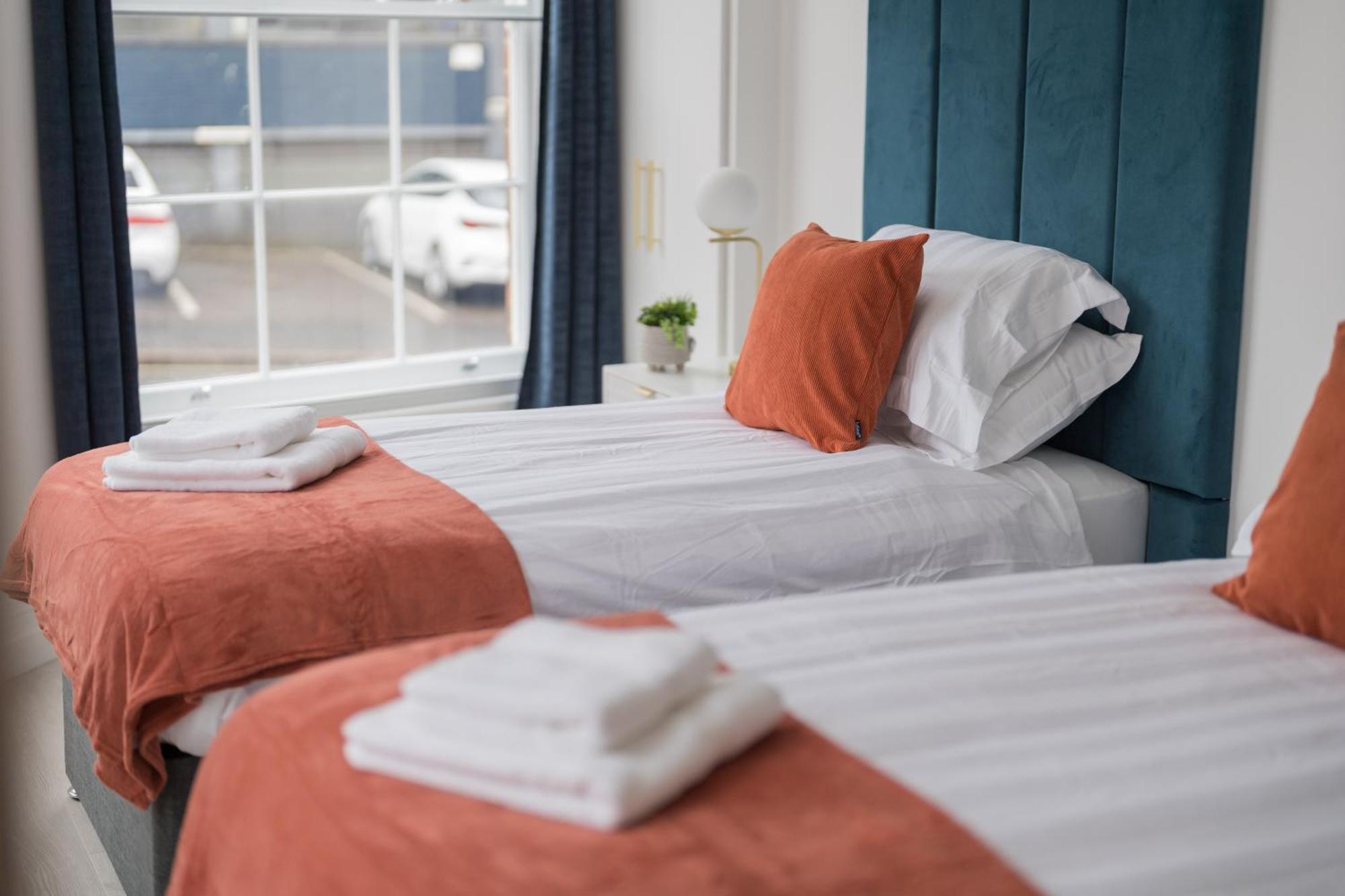Luxurious 2 Bed Birmingham House Free Parking - Sleeps 6 Apartment ภายนอก รูปภาพ
