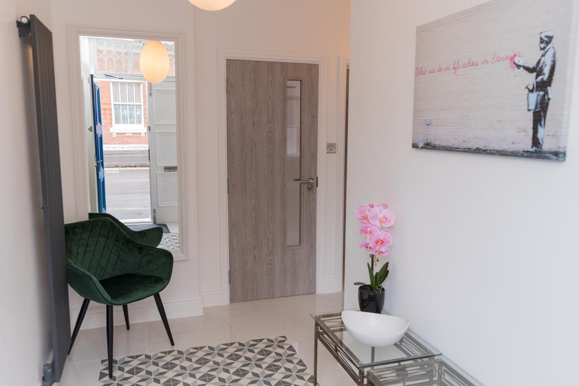 Luxurious 2 Bed Birmingham House Free Parking - Sleeps 6 Apartment ภายนอก รูปภาพ