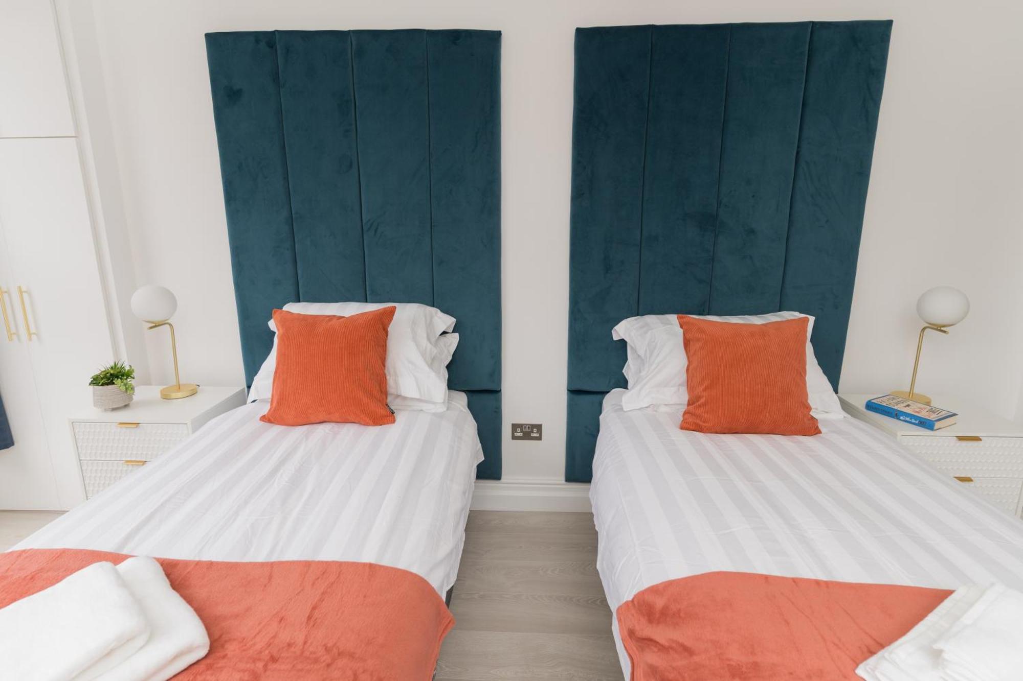 Luxurious 2 Bed Birmingham House Free Parking - Sleeps 6 Apartment ภายนอก รูปภาพ