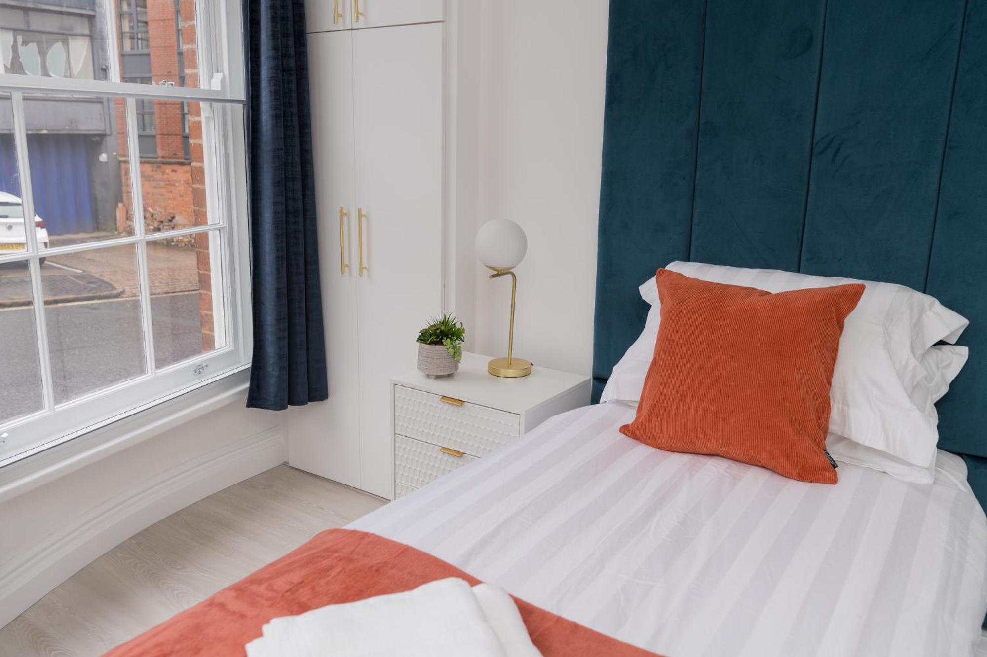 Luxurious 2 Bed Birmingham House Free Parking - Sleeps 6 Apartment ภายนอก รูปภาพ